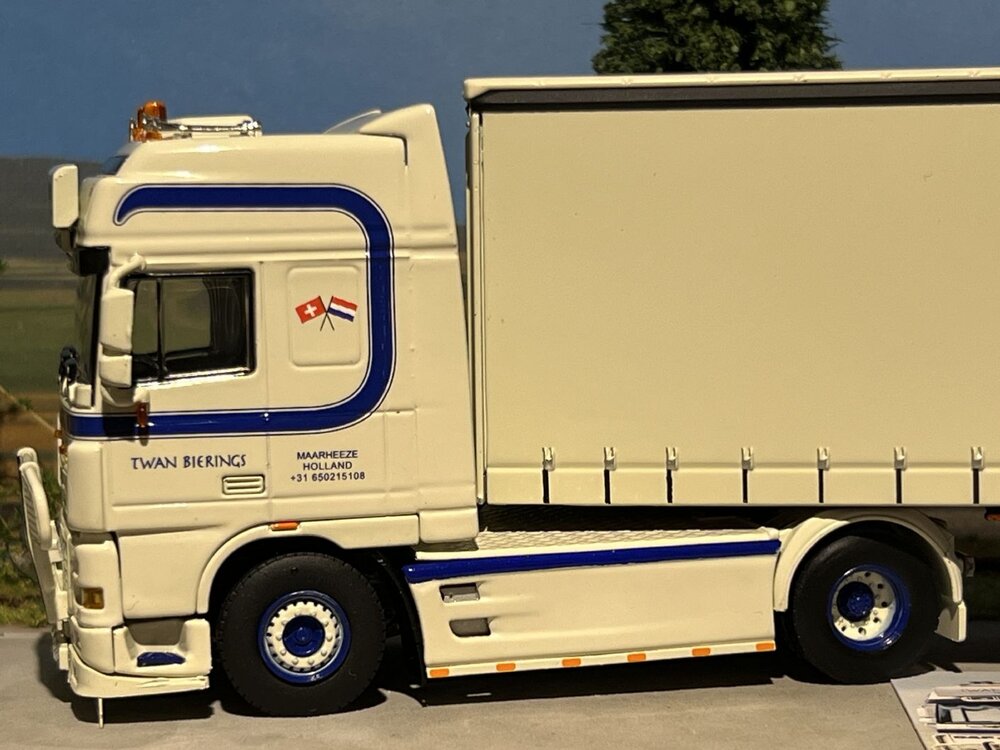 WSI WSI EXCLUSIEF DAF 95XF Super Space Cab 4x2 with 3-axle curtainside trailer TWAN BIERINGS