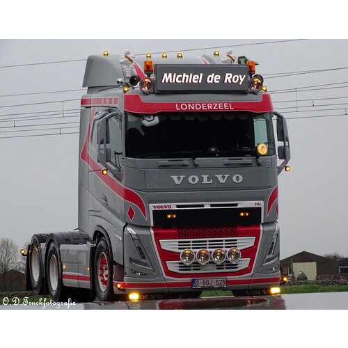 Tekno Tekno Volvo FH05 sleeper cab 6x4 MICHIEL DE ROY