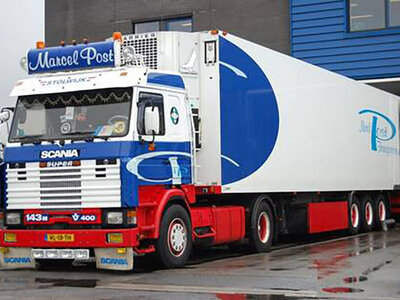 WSI WSI Scania 3-serie 4x2 + 3-axle reefer trailer MARCEL POST