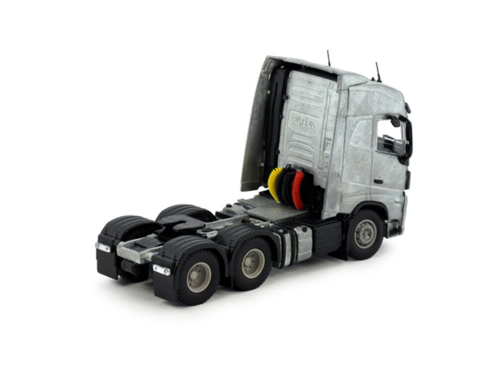 Tekno Tekno Volvo FH05 Globetrotter 6x4 tractor kit