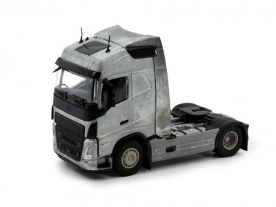 Tekno Tekno Volvo FH05 Globetrotter 4x2 tractor kit (without roof spot lights)