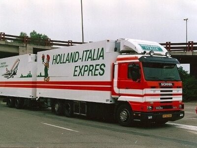 Tekno Tekno Scania 143M-420 streamline rigid truck with 2-axle trailer LIEVAART "Holland-Italia Expres"