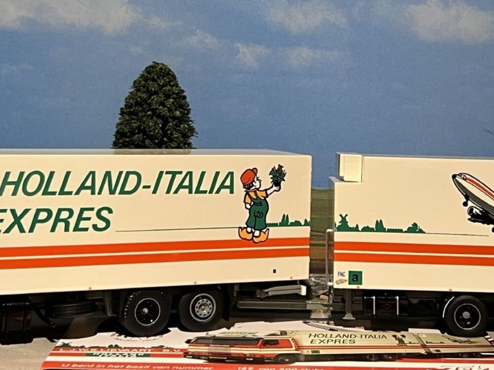 Tekno Tekno Scania 143M-420 streamline rigid truck with 2-axle trailer LIEVAART "Holland-Italia Expres"