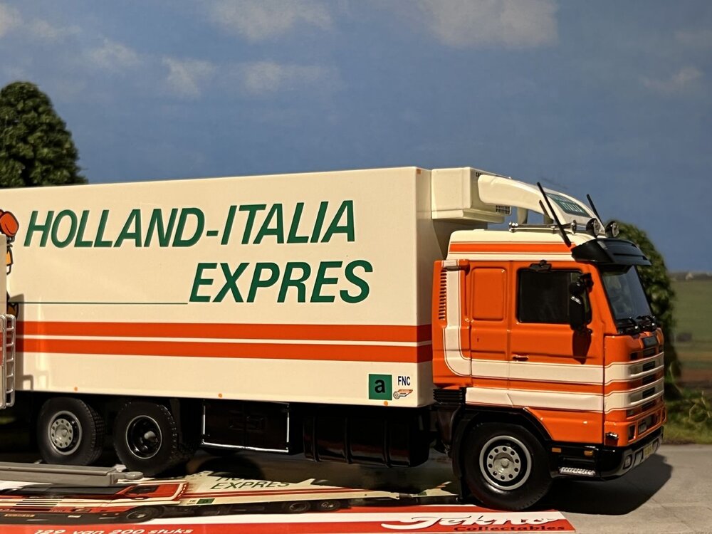 Tekno Tekno Scania 143M-420 streamline rigid truck with 2-axle trailer LIEVAART "Holland-Italia Expres"