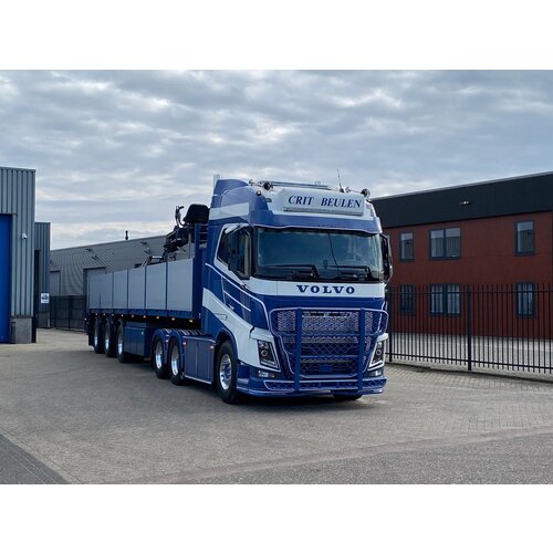 Tekno Tekno Volvo FH04 Globetrotter with 3-axle brick trailer CRIT BEULEN