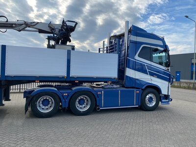 Tekno Tekno Volvo FH04 Globetrotter met 3-assige stenenoplegger  CRIT BEULEN