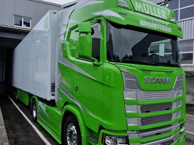 Tekno Tekno Scania Next Gen Highline met 3-assige koeltrailer MULLER "ITALIAN STYLE"