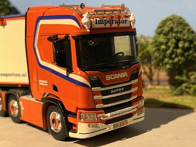 WSI WSI Scania R Highline 6x2 met 3-as kolibri potato trailer DELTA FRESH BV