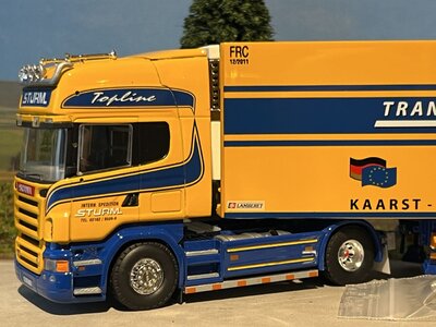 Tekno Tekno Scania R500 4x2 met 3-as koeloplegger STURM