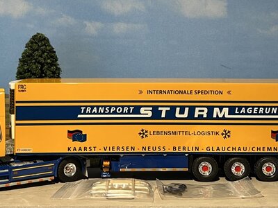 Tekno Tekno Scania R500 4x2 met 3-as koeloplegger STURM