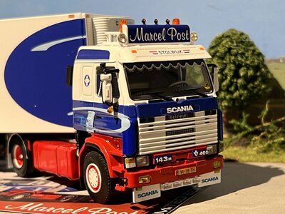 WSI WSI Scania 3-serie 4x2 +  3-as koeloplegger MARCEL POST