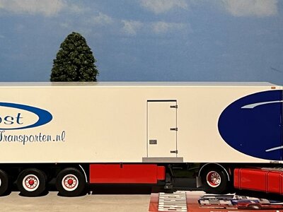 WSI WSI Scania 3-serie 4x2 + 3-axle reefer trailer MARCEL POST