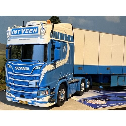 Tekno Tekno Scania Next Gen R-serie Highline met Ekeri koeloplegger KEES IN'T VEEN