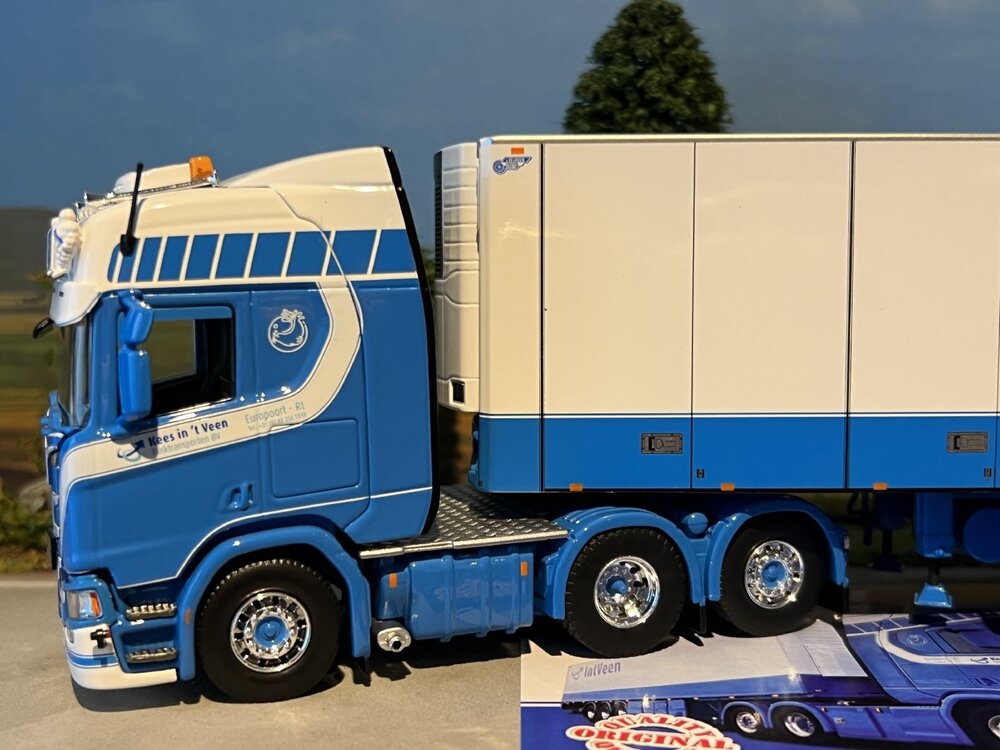 Tekno Tekno Scania Next Gen R-serie Highline with Ekeri reefer trailer KEES IN'T VEEN