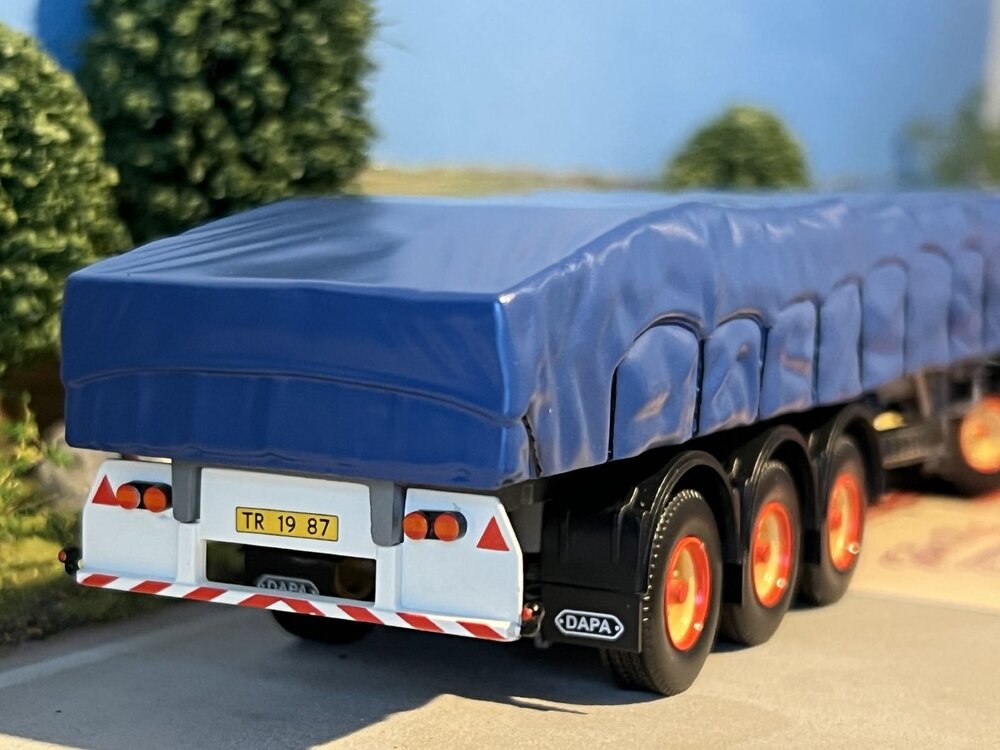 Tekno Tekno DAF 2800 with 3-axle classic flatbed trailer + covered load Torben Rafn