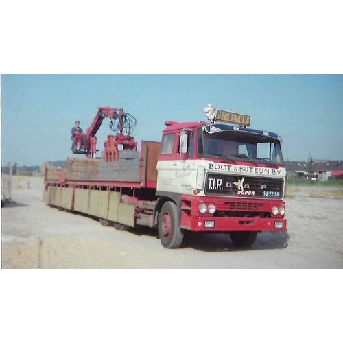 WSI WSI DAF 2800 6x4 met 3-as classic stenen oplegger BOOT & BUTEIJN