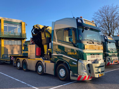 WSI WSI Volvo FH5 Globetrotter 8x2  With palfinger + jib BOLK