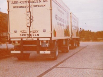 Tekno Tekno Volvo F89 6x2 rigid truck with 2-axle reefer trailer BÖRJE JÖNSSON