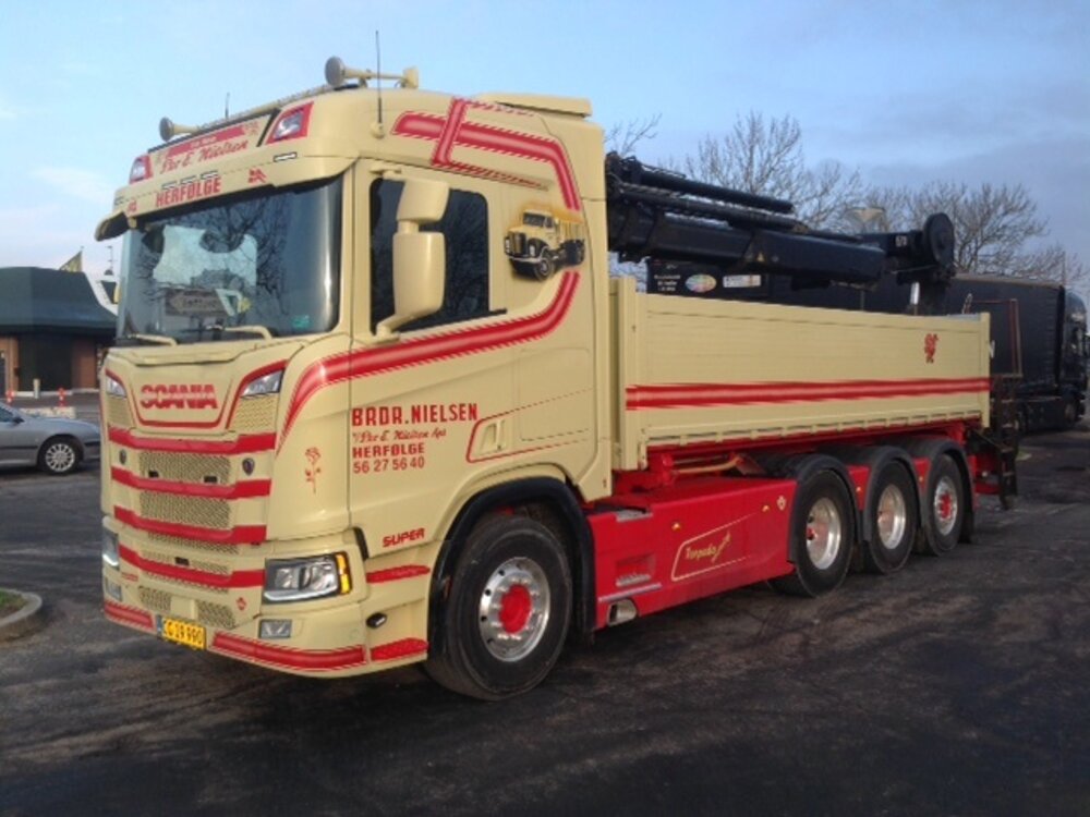 Tekno Tekno Scania Next Gen R520 8x2 NCH with container hooklift PER E. NIELSEN