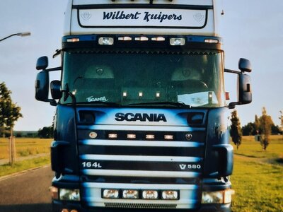 WSI WSI "EXCLUSIVE" Scania 4-serie Topline 4x2 with 3-axle container trailer + 40ft. reefer container WILBERT KUIPERS