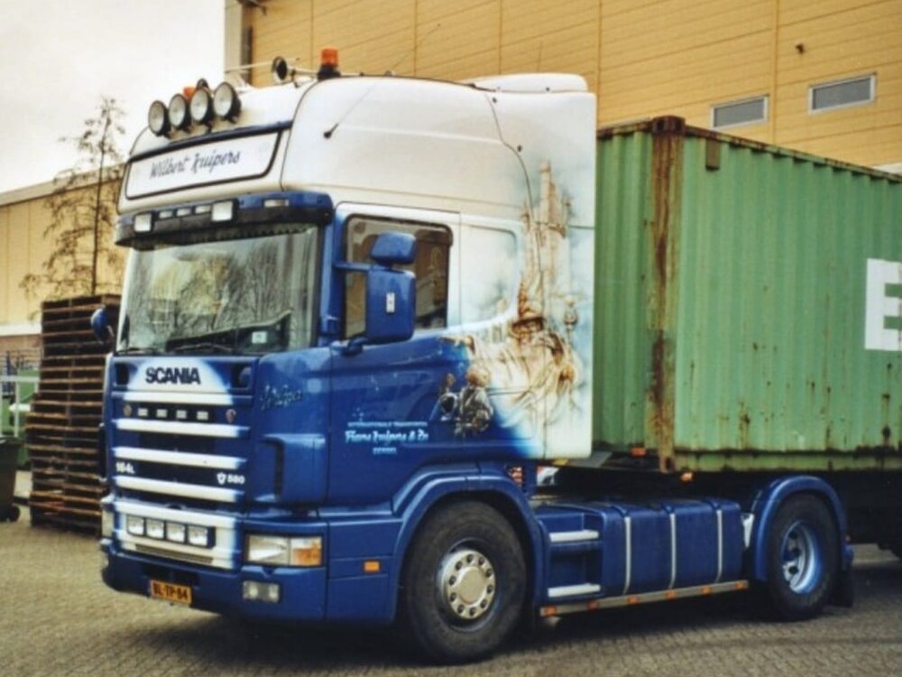 WSI WSI "EXCLUSIVE" Scania 4-serie Topline 4x2 with 3-axle container trailer + 40ft. reefer container WILBERT KUIPERS