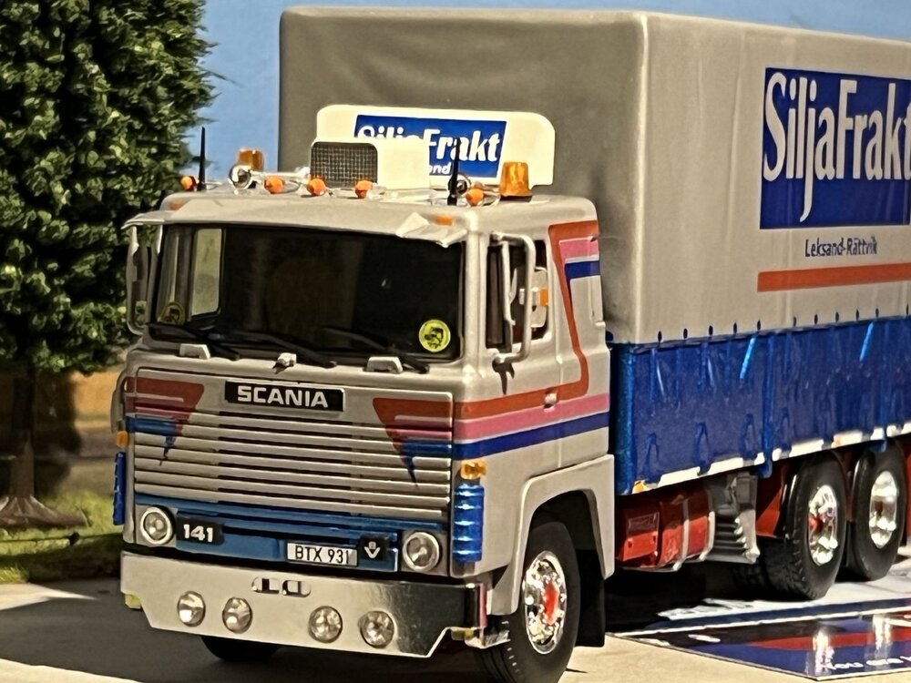 Tekno Tekno Scania 141 motorwagen met Zweedse huifoplegger 24mtr. PE Lundgrens Åkeri Insjön