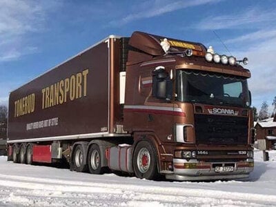 WSI WSI Scania 4 series flat roof 6x2 + 3-assige koeloplegger TONERUD