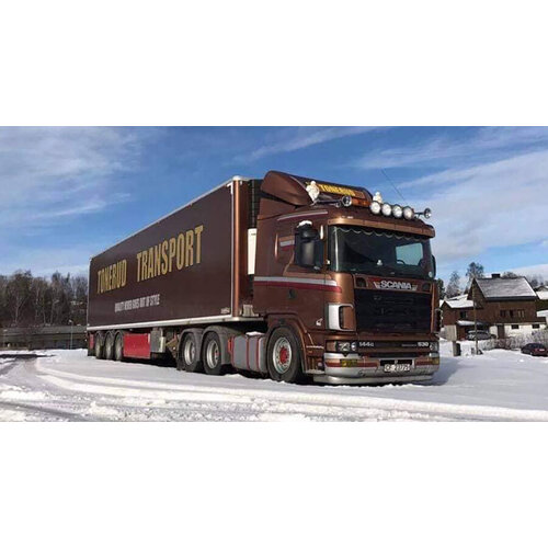 WSI WSI Scania 4 series flat roof 6x2 + 3-assige koeloplegger TONERUD