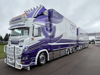 Tekno Tekno Scania Next Gen R650 Zweedse 24m combinatie MALMBERGS