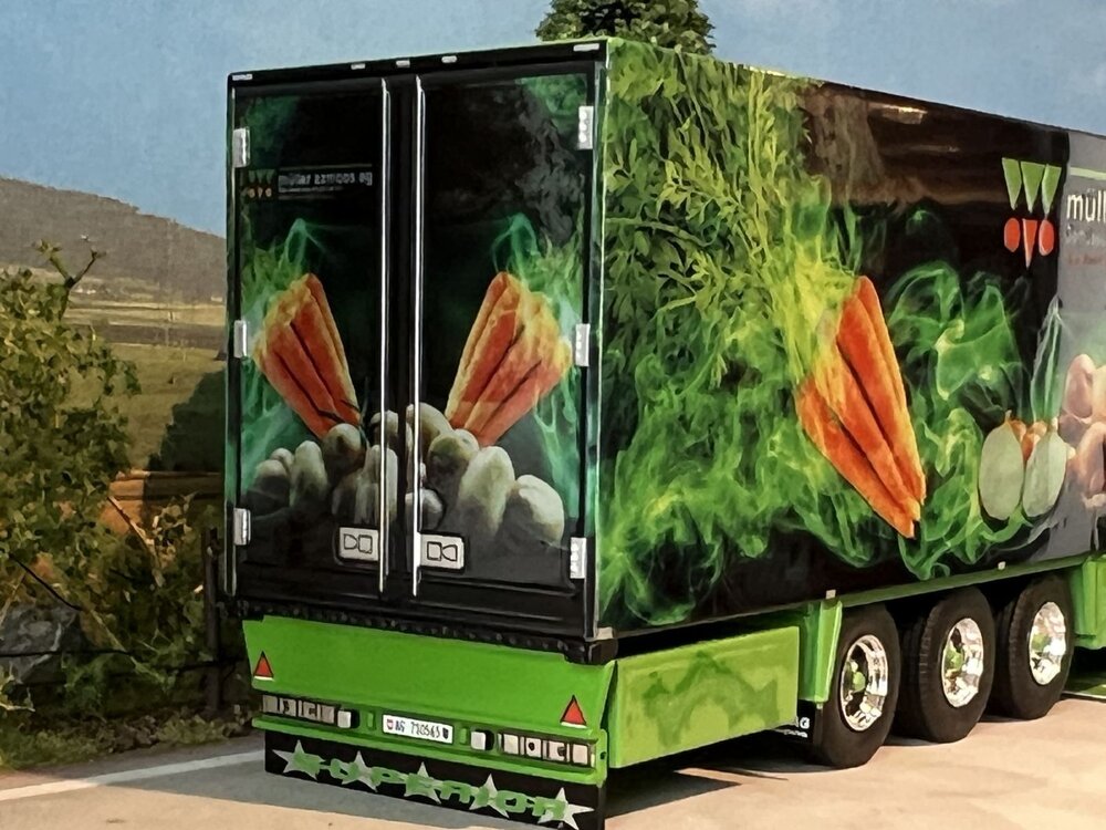 Tekno Tekno Scania Next Gen S-serie met 3-assige koeloplegger MULLER