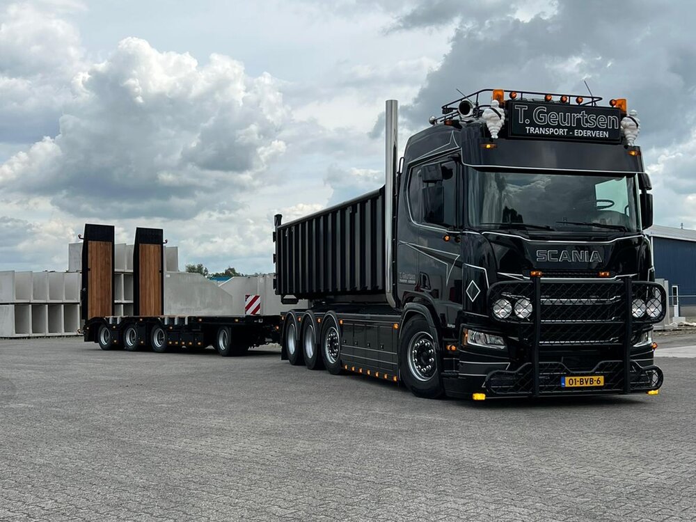 WSI WSI "EXCLUSIEF" Scania R 8x2 haakarm systeem + 15m3 container + 4-as Meppel wielkuip trailer T. GEURTSEN