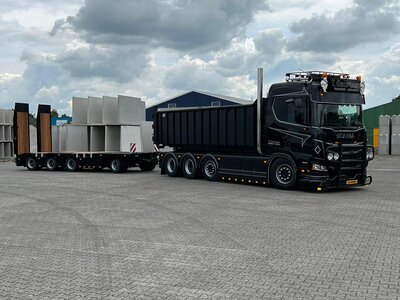 WSI WSI "EXCLUSIEF" Scania R 8x2 haakarm systeem + 15m3 container + 4-as Meppel wielkuip trailer T. GEURTSEN