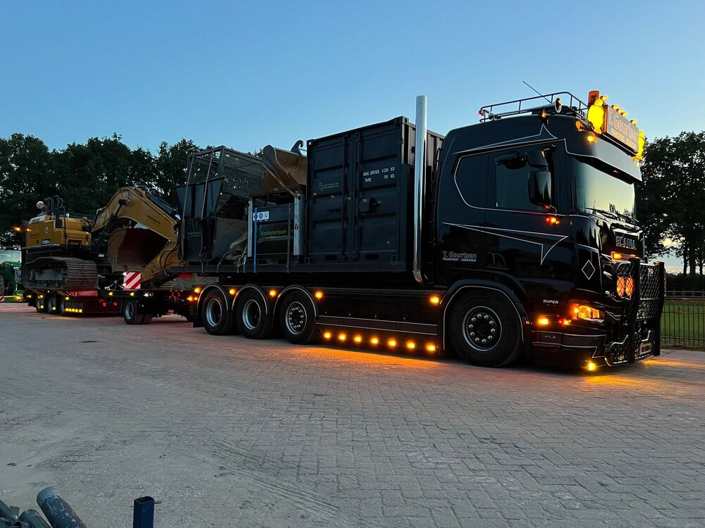 WSI WSI "EXCLUSIEF" Scania R 8x2 haakarm systeem + 15m3 container + 4-as Meppel wielkuip trailer T. GEURTSEN