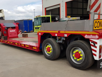 WSI WSI DAF XF Super Space Cab6x2 with 2-axle low loader JOHN O'NEILL