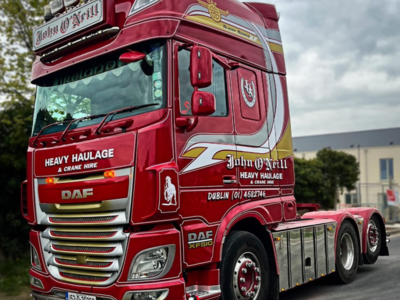 WSI WSI DAF XF Super Space Cab6x2 with 2-axle low loader JOHN O'NEILL