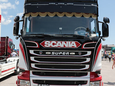 WSI WSI Scania Streamline Topline 6x2 met 3-assige koeloplegger LA VALENTINOISE