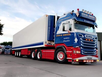 Tekno Tekno Scania R-serie Streamline Highline 6x2 with reefer trailer STEVE SWAIN