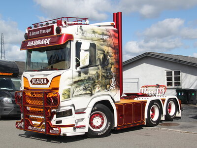 Tekno Tekno Scania Next Gen R-serie 6x2 sleepas trekker JENSEN