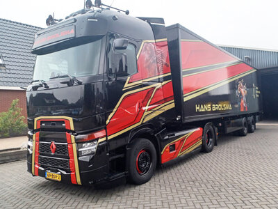 WSI WSI Renault trucks T High 4x2 met 2-assige box trailer HANS BROLSMA