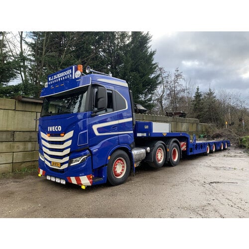 WSI WSI Iveco S-way  AS Low 6x2 twin steer with 4-axle semi wheel  low loader  W.J. DIJKSHOORN GRONDWERKEN