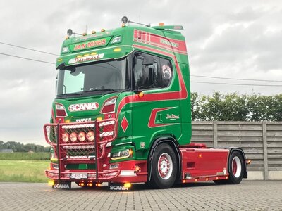 Tekno Tekno Scania Next Gen 520S Highline with 3-axle flatbed JAN MUES