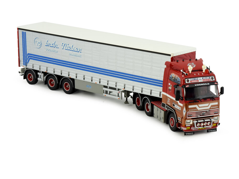 Tekno Tekno Volvo FH16 Globetrotter 6x2 with 3-axle trailer BRDR Nielsen