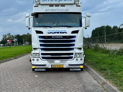 Tekno Tekno Scania R-serie Highline 6x2 met 40ft. koeloplegger SNEEPELS