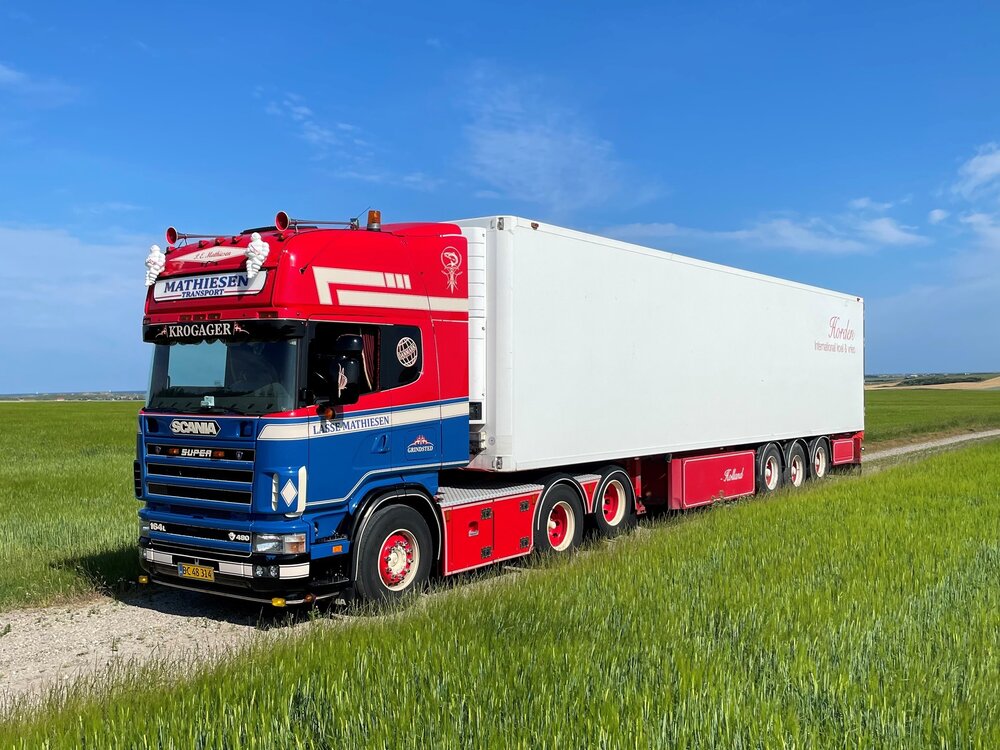 Tekno Tekno Scania Next Gen S-serie Highline with 3-axle reefer trailer  LASSE MATHIESEN