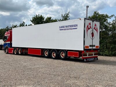 Tekno Tekno Scania Next Gen S-serie Highline with 3-axle reefer trailer  LASSE MATHIESEN