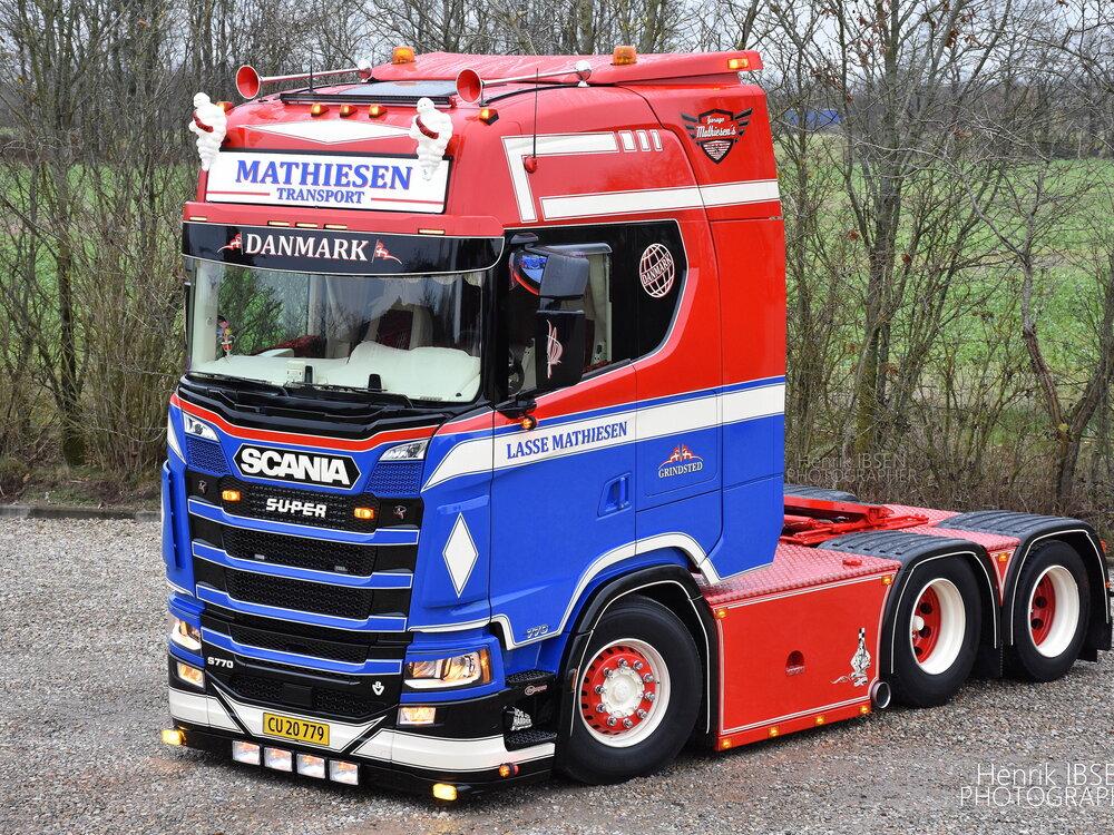 Tekno Tekno Scania Next Gen S-serie Highline with 3-axle reefer trailer  LASSE MATHIESEN