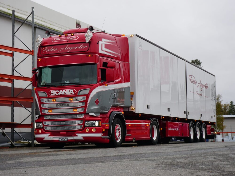 Tekno Tekno Scania R-Streamline Topline met 3-assige koeloplegger FABIO AEGERTER