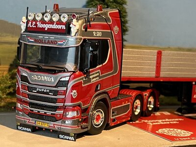 Tekno Tekno Scania Next Gen R580 Highline 6x2 sleepas met 4-assige stenenoplegger HOOGENDOORN A.E.