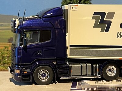 Tekno Tekno Scania R500-V8 Highline 4x2 met 3-assige koeloplegger SEMTRADE