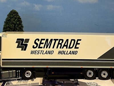 Tekno Tekno Scania R500-V8 Highline 4x2 with 3-axle reefer trailer SSEMTRADE